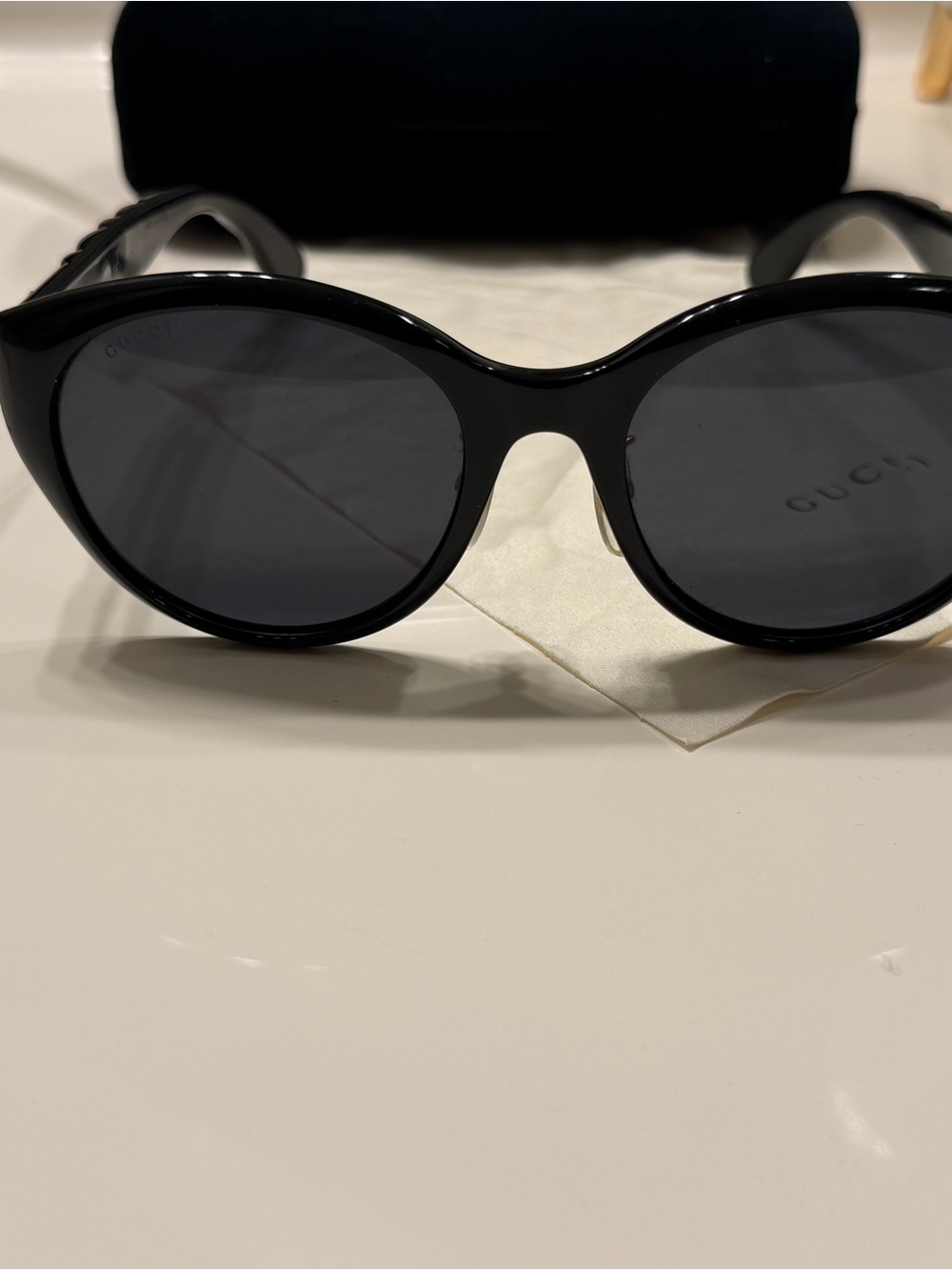 Gucci Black Round Women's Sunglasses with Gold Hardware - Picture 5 of 10